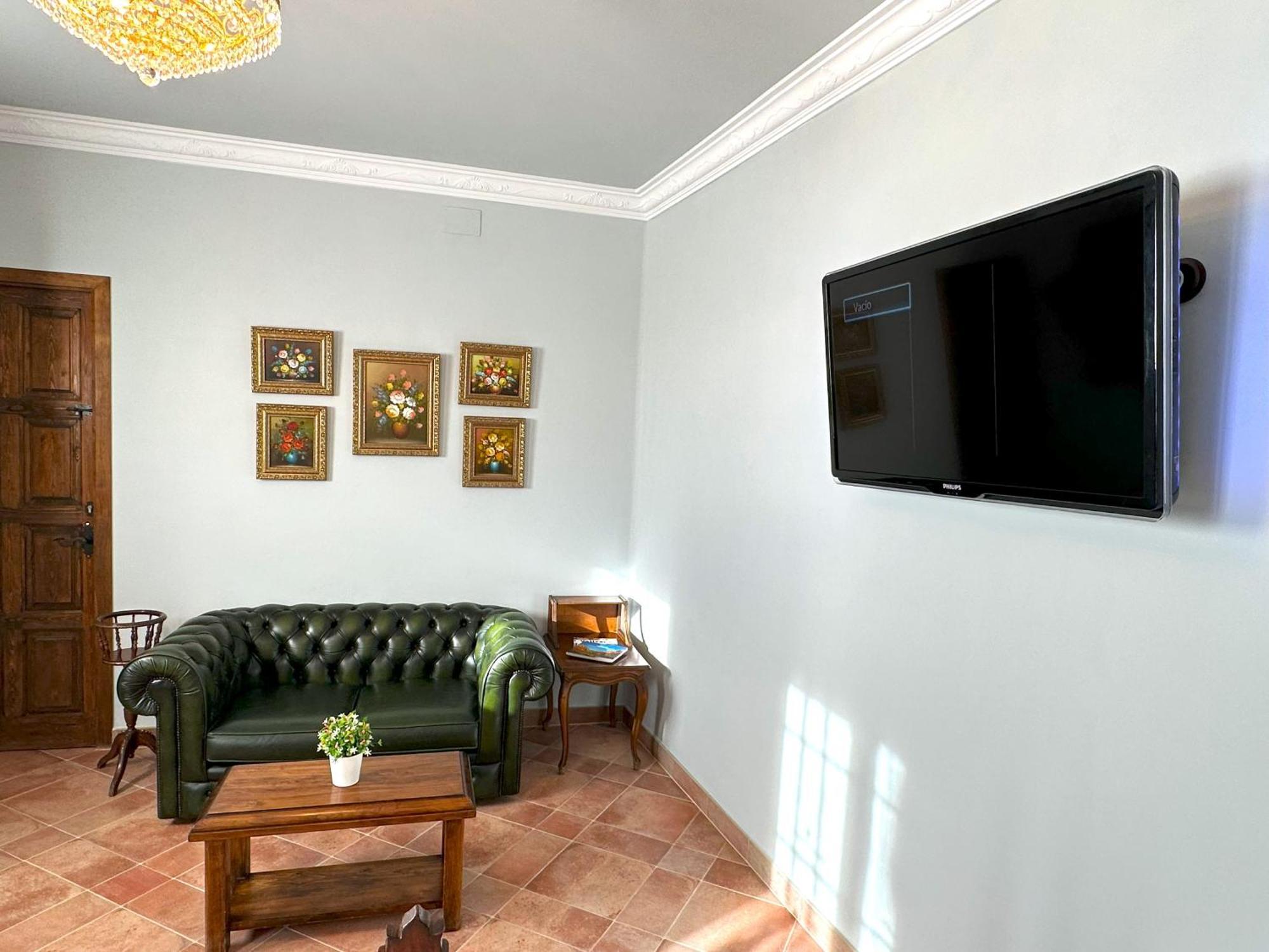 Masia Can Viver - Olive Oil Tourism B&B Bigues I Riells Стая снимка