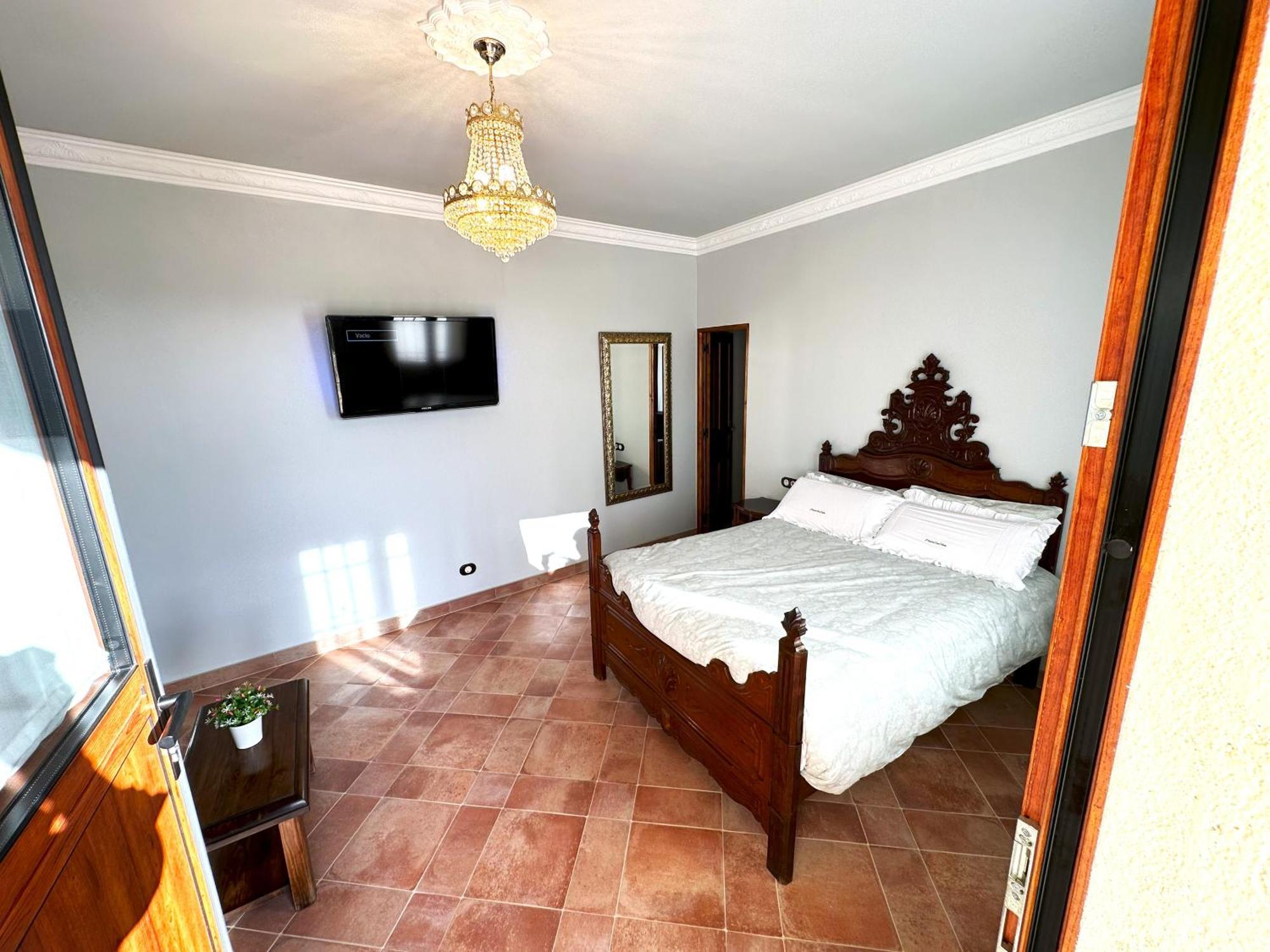 Masia Can Viver - Olive Oil Tourism B&B Bigues I Riells Стая снимка