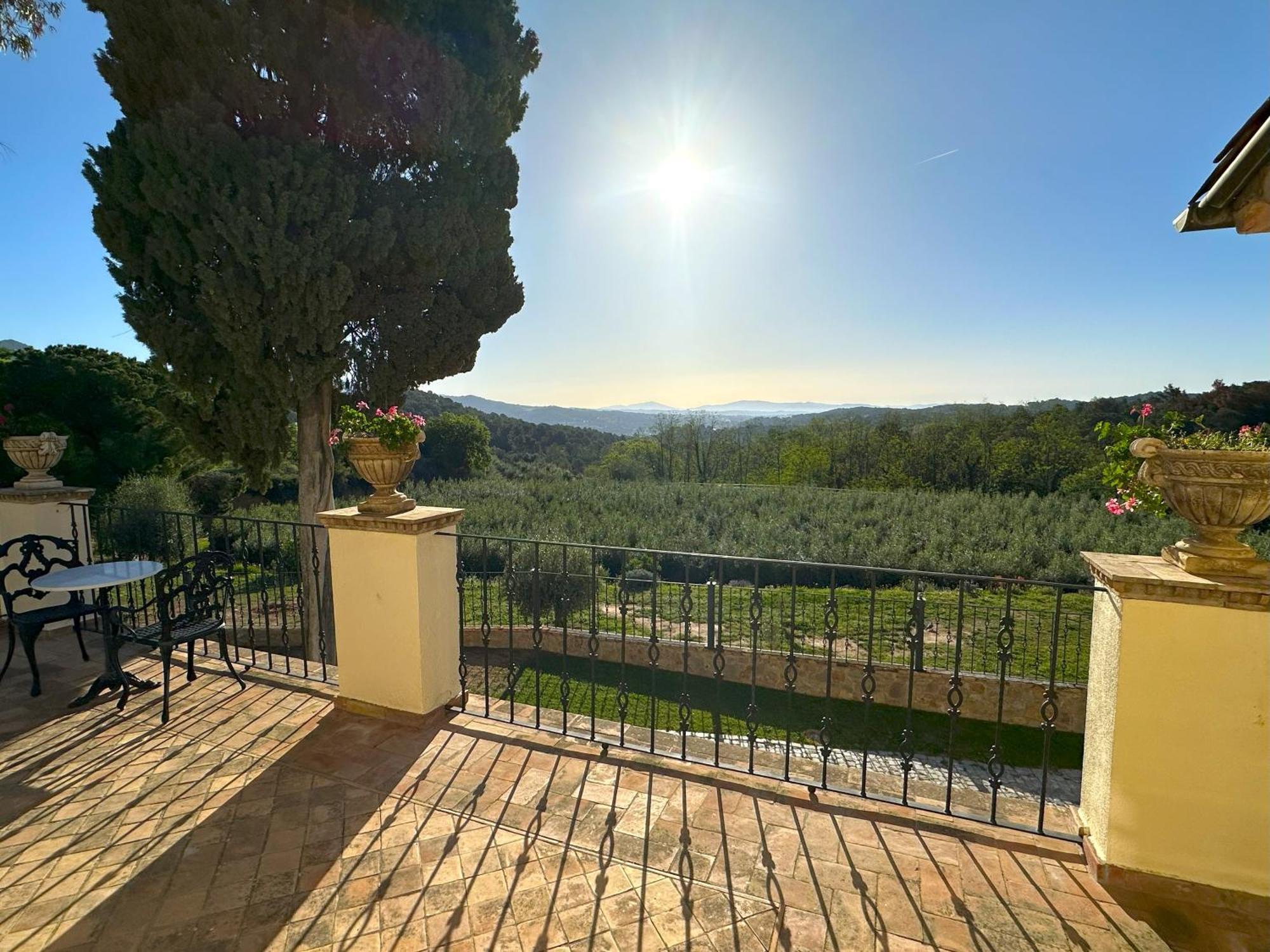 Masia Can Viver - Olive Oil Tourism B&B Bigues I Riells Екстериор снимка