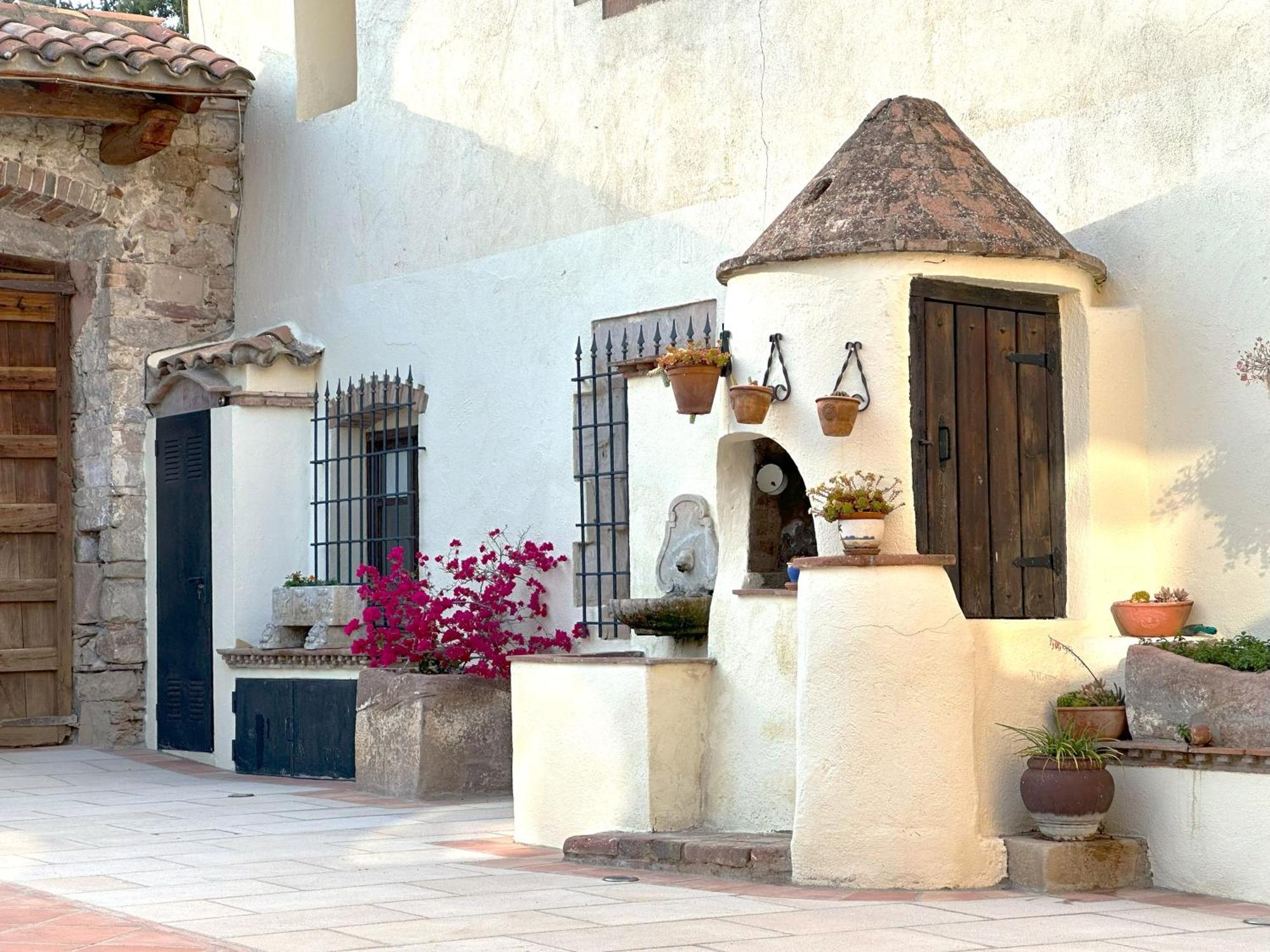 Masia Can Viver - Olive Oil Tourism B&B Bigues I Riells Екстериор снимка