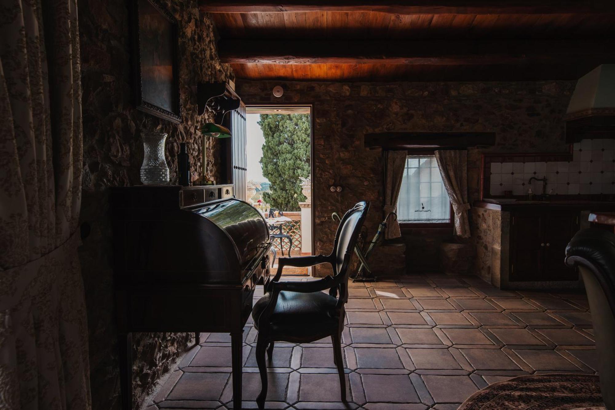 Masia Can Viver - Olive Oil Tourism B&B Bigues I Riells Стая снимка