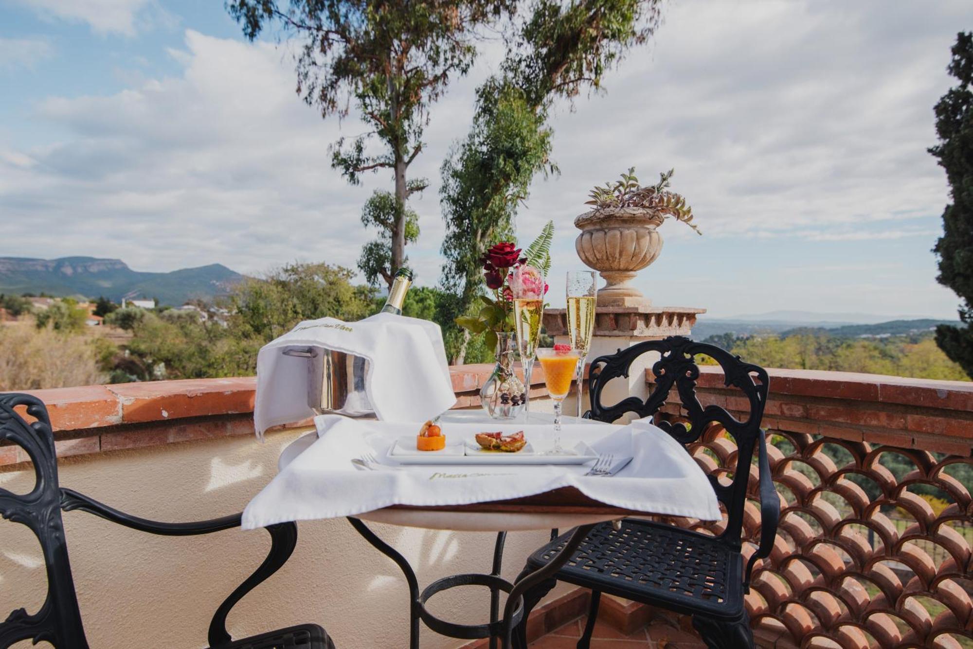 Masia Can Viver - Olive Oil Tourism B&B Bigues I Riells Стая снимка